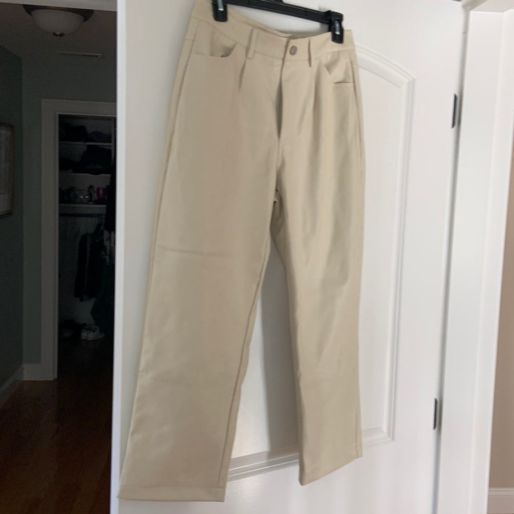NWT Avec Les Filles faux leather pants. Perfect brand new condition. Size M